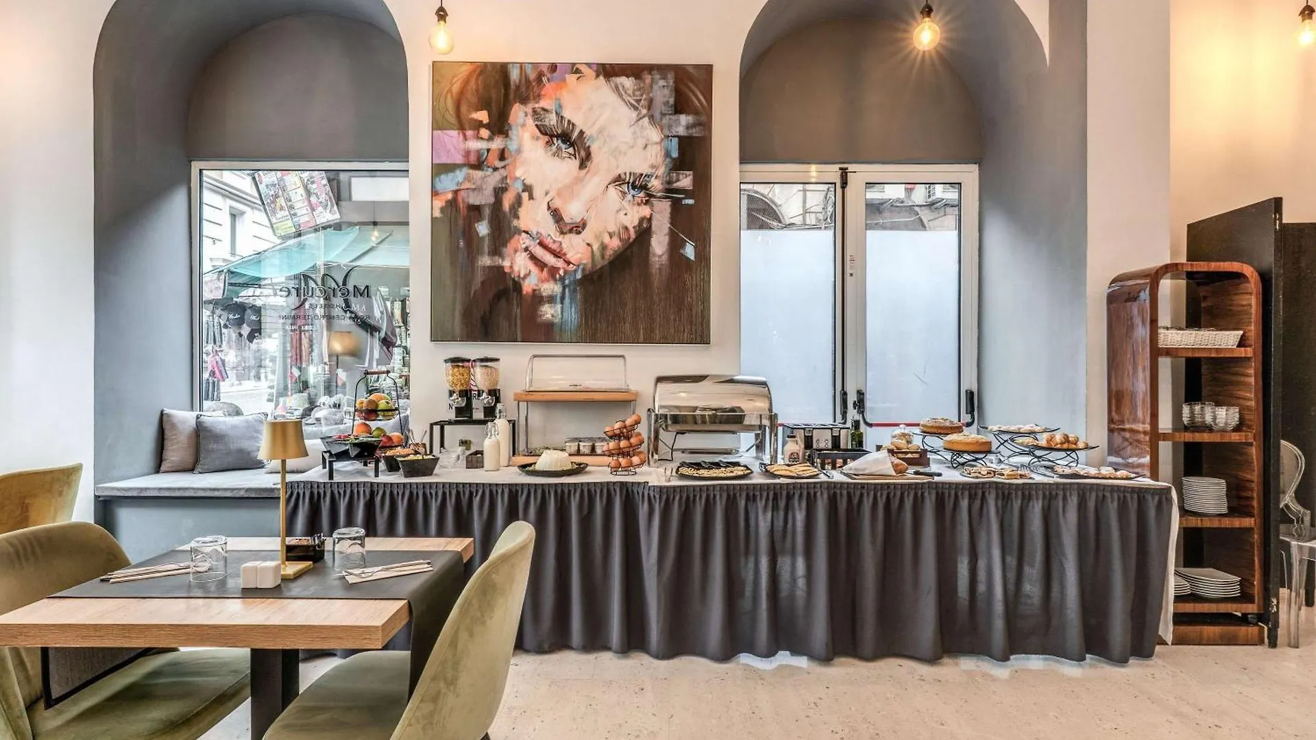 Mercure Roma Centro Termini 4*,