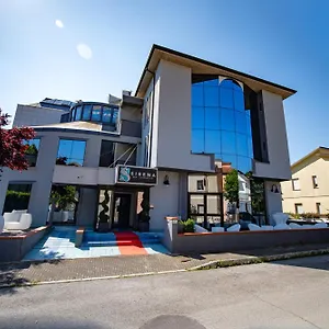 Sirena - 4*, Cesenatico İtalya